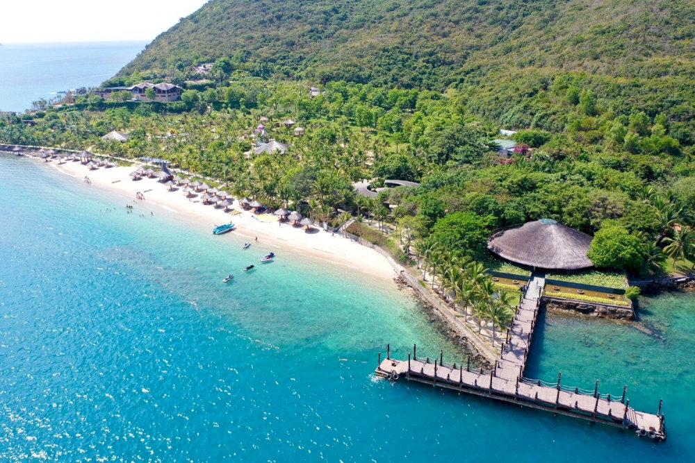 This hidden spot offers a peaceful atmosphere, ideal for travelers seeking quiet 